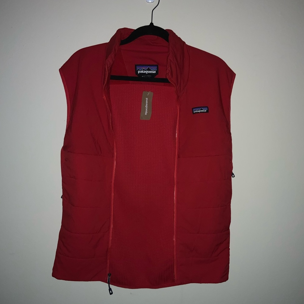 Men’s Medium Red Patagonia Vest. New with tag!!!
